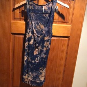 Women’s long tank top